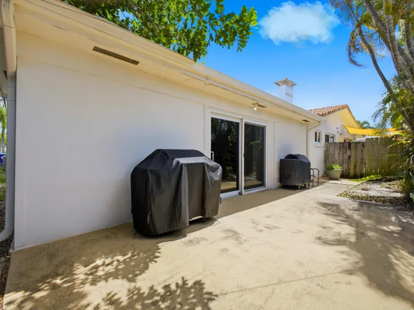 $995,700 | 451 Southeast 1st Avenue, Unit A & B, Pompano Beach, FL 33060