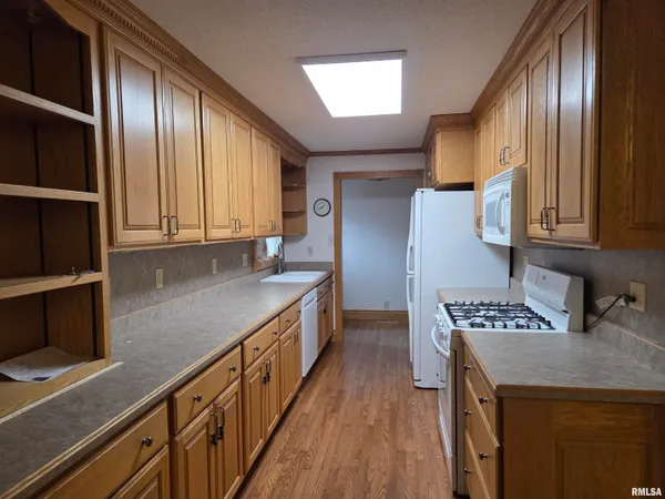 $275,000 | 41 Greenridge Drive, Carlinville, IL 62626