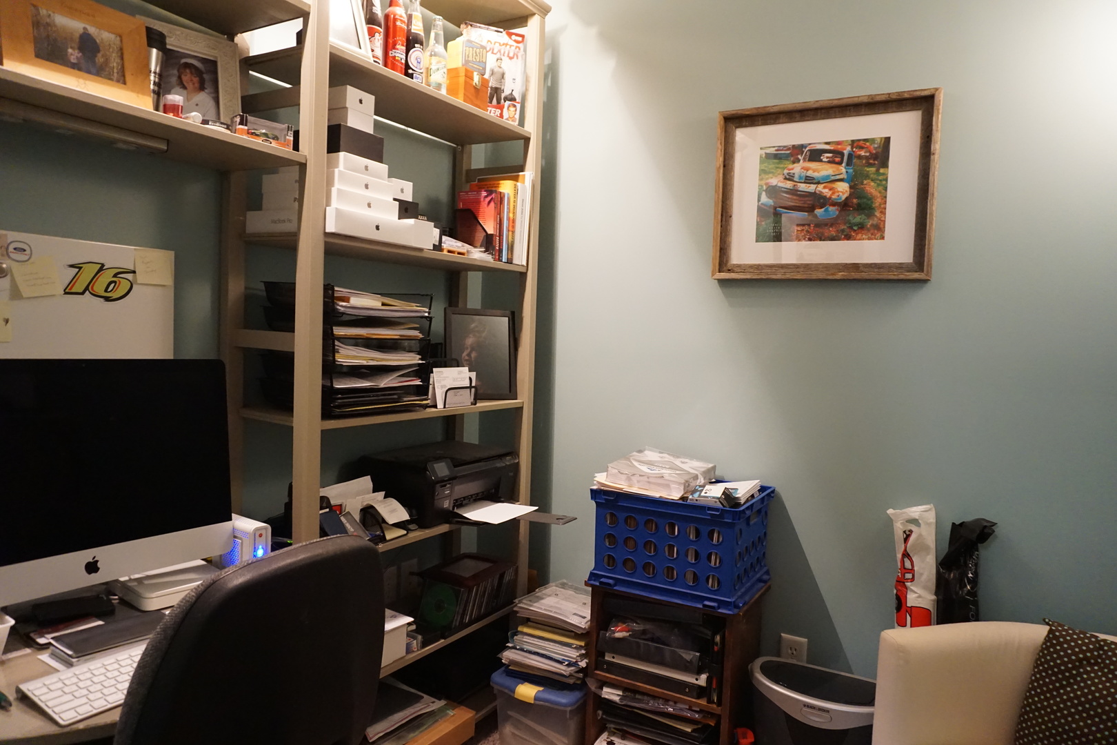 220 High Street Weldon, IL 61882 - Photo 18 of 33 a room with a workspace