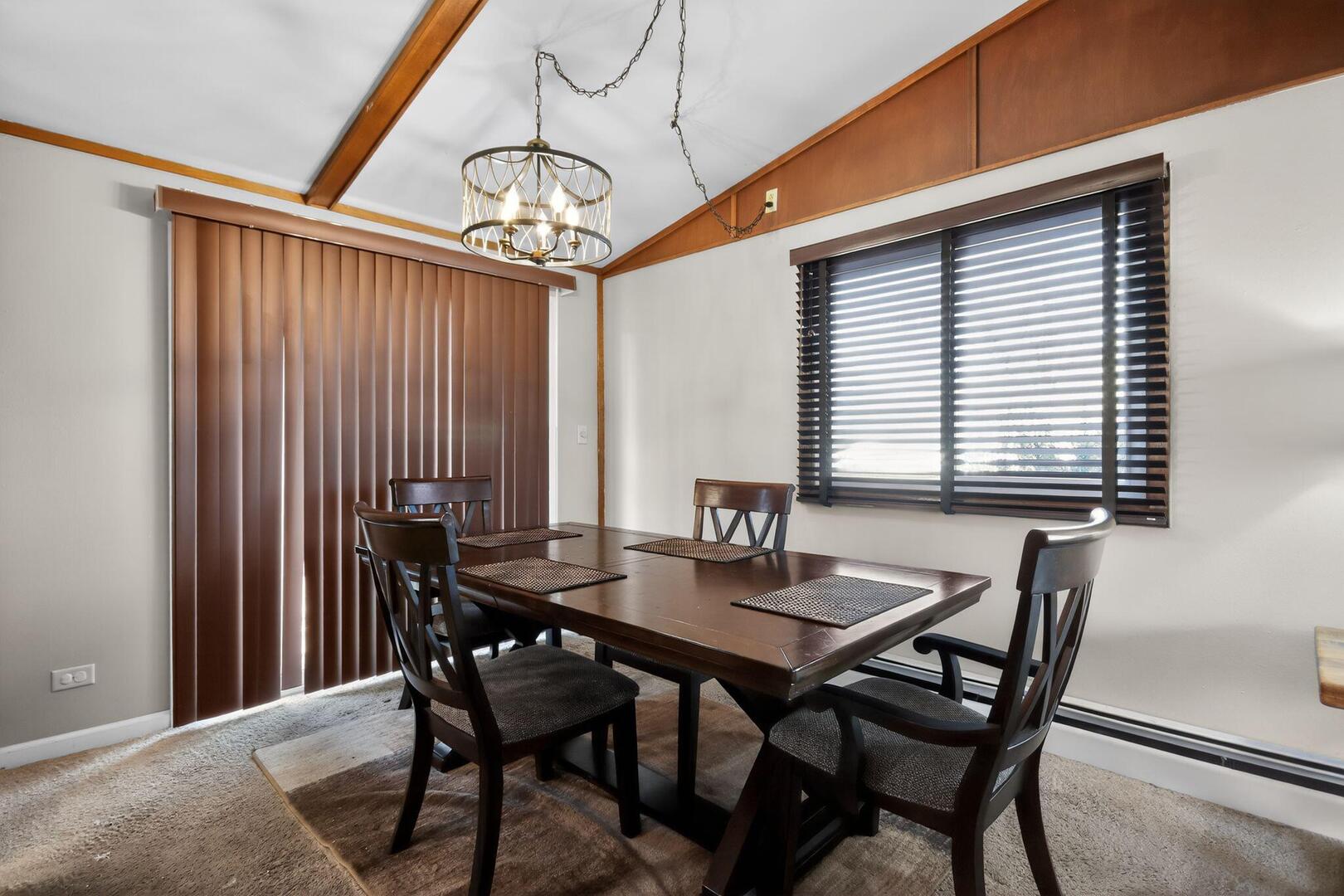 3552 North Water Street Decatur, IL 62526 - Photo 17 of 30 a view of a dining room with furniture and window