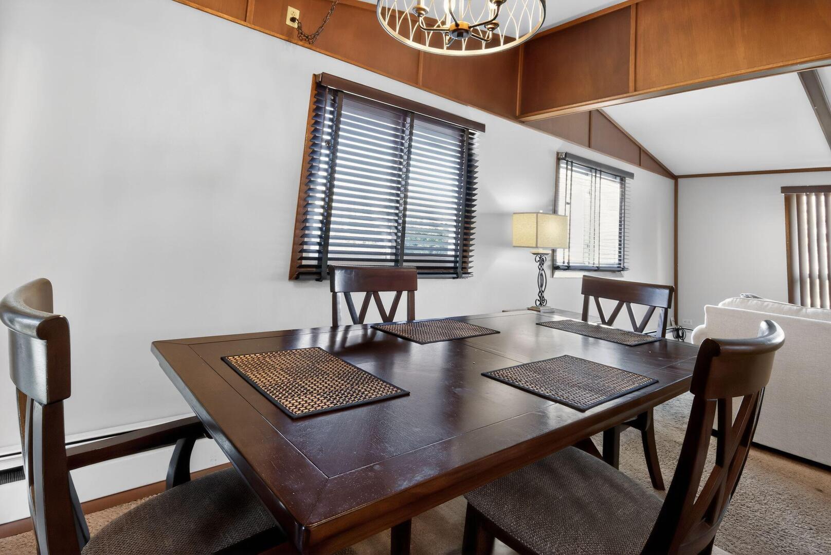 3552 North Water Street Decatur, IL 62526 - Photo 18 of 30 a view of a dining room with furniture and window