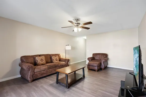 $199,900 | 211 Penmark Stone Place, Valrico, FL 33594