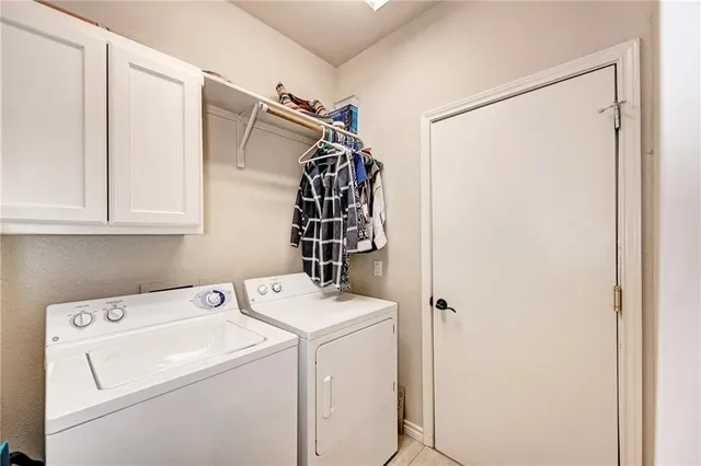 $2,100 | 1813 White Oak Loop, Round Rock, TX 78681