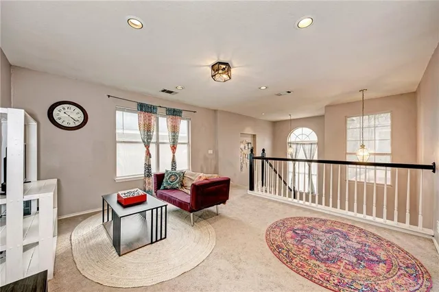 $2,100 | 1813 White Oak Loop, Round Rock, TX 78681