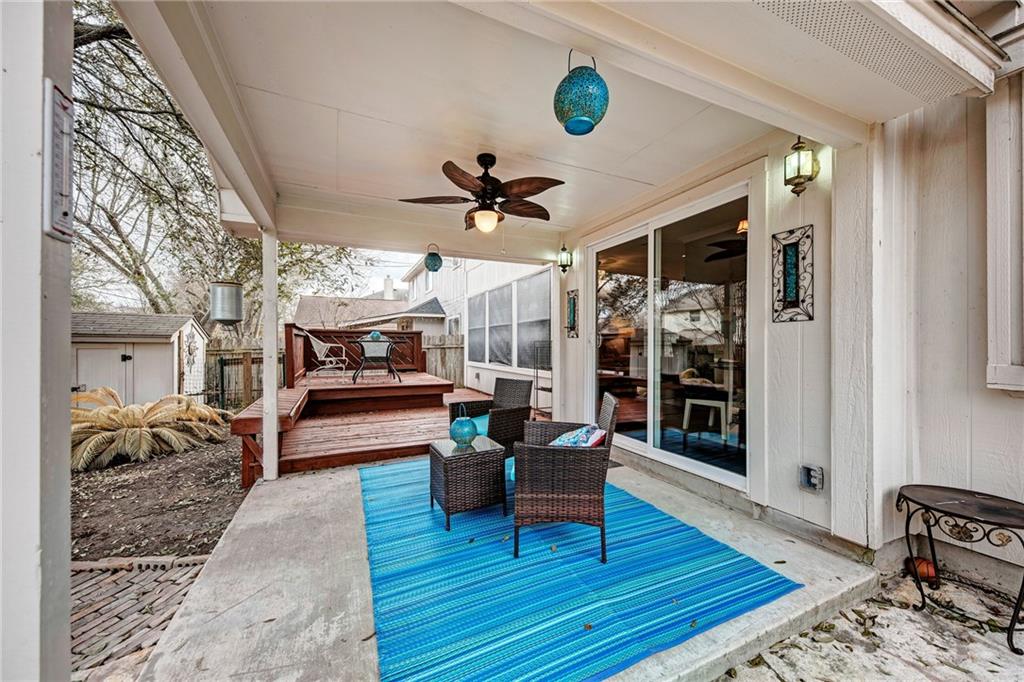 1813 White Oak Loop Round Rock, TX 78681 - Photo 4 of 30 a living room with furniture and wooden floor