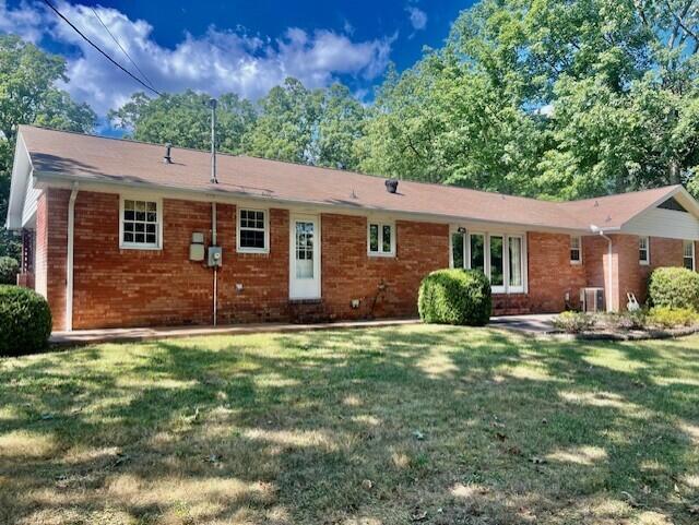 1013 Crown Point Road West Signal Mountain, TN 37377 - Photo 2 of 2 thumbnail_IMG_0525cpr west rear