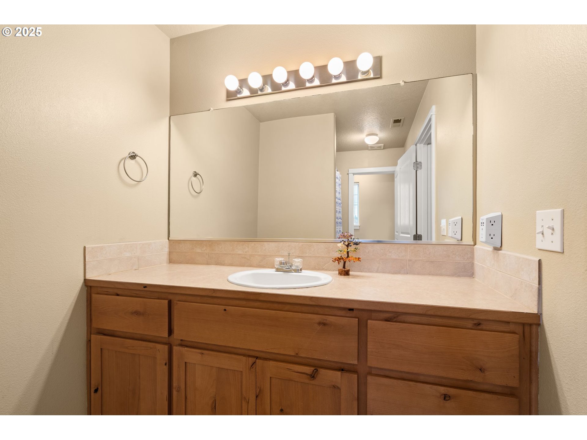 2727 28th Avenue Forest Grove, OR 97116 - Photo 24 of 48