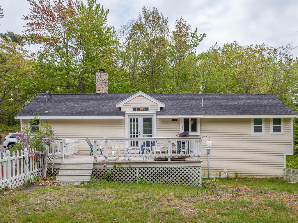 27 Port Road Kennebunk, ME 04043 - Photo 2 of 15 packmaynard_27portrdkennebunk_rs_mls-19