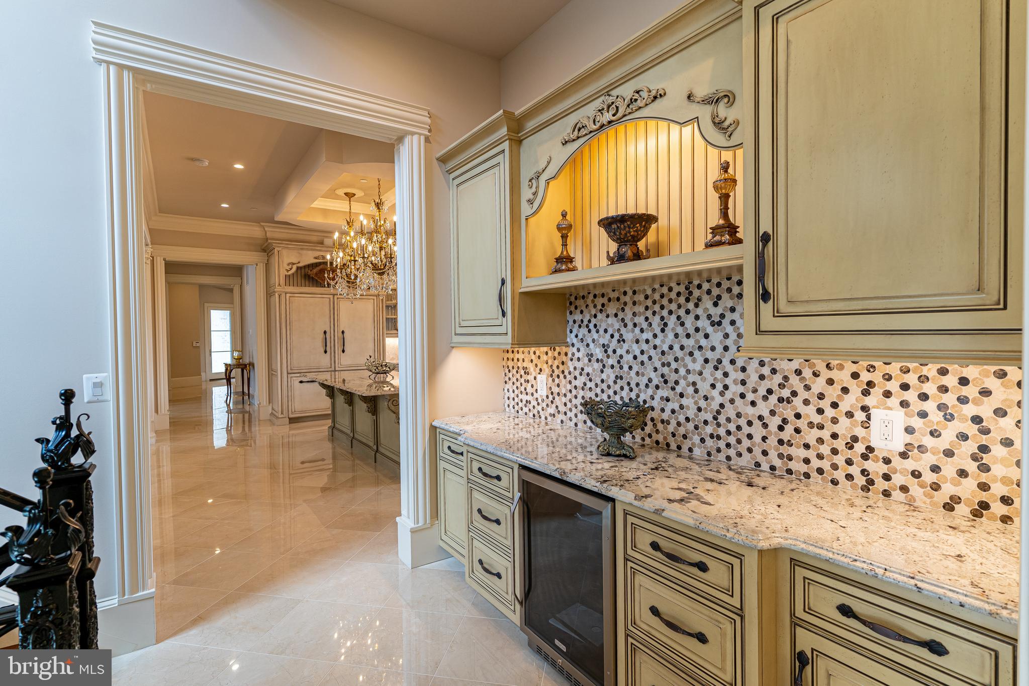 11345 Albermyrtle Road Potomac, MD 20854 - Photo 10 of 53 Butler's Pantry