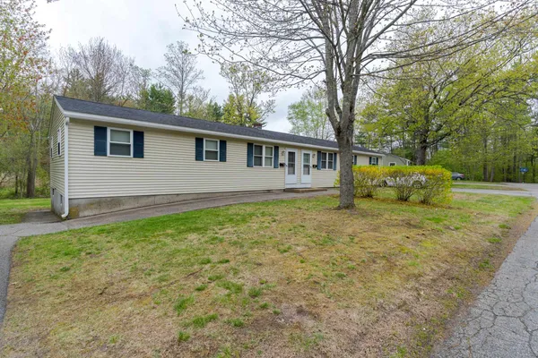 $500,000 | 8 Patricia Street, Somersworth, NH 03878