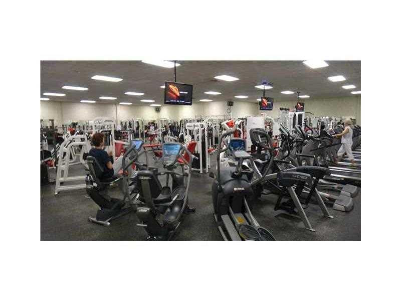 16251 Golf Club Road, Unit 210 Weston, FL 33326 - Photo 18 of 28 a view of a room