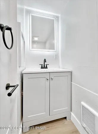 $1,400 | 147 North 9th Street, Unit 204, Stroudsburg, PA 18360