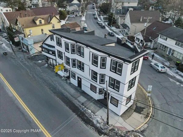 $1,400 | 147 North 9th Street, Unit 204, Stroudsburg, PA 18360