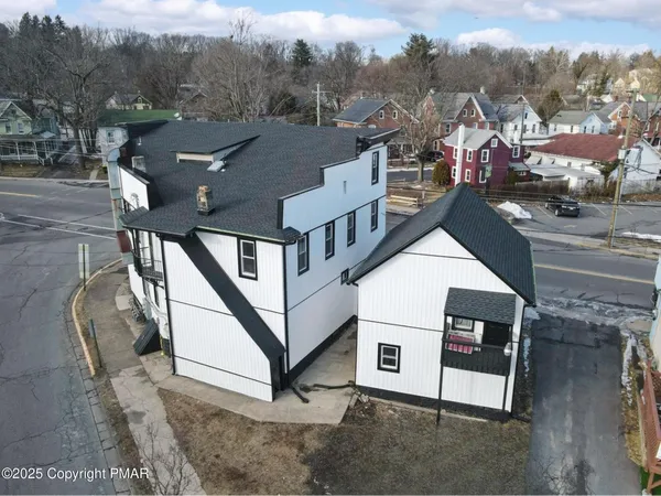 $1,400 | 147 North 9th Street, Unit 204, Stroudsburg, PA 18360