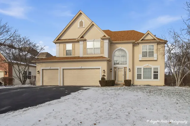 $525,000 | 7390 Bittersweet Drive, Gurnee, IL 60031