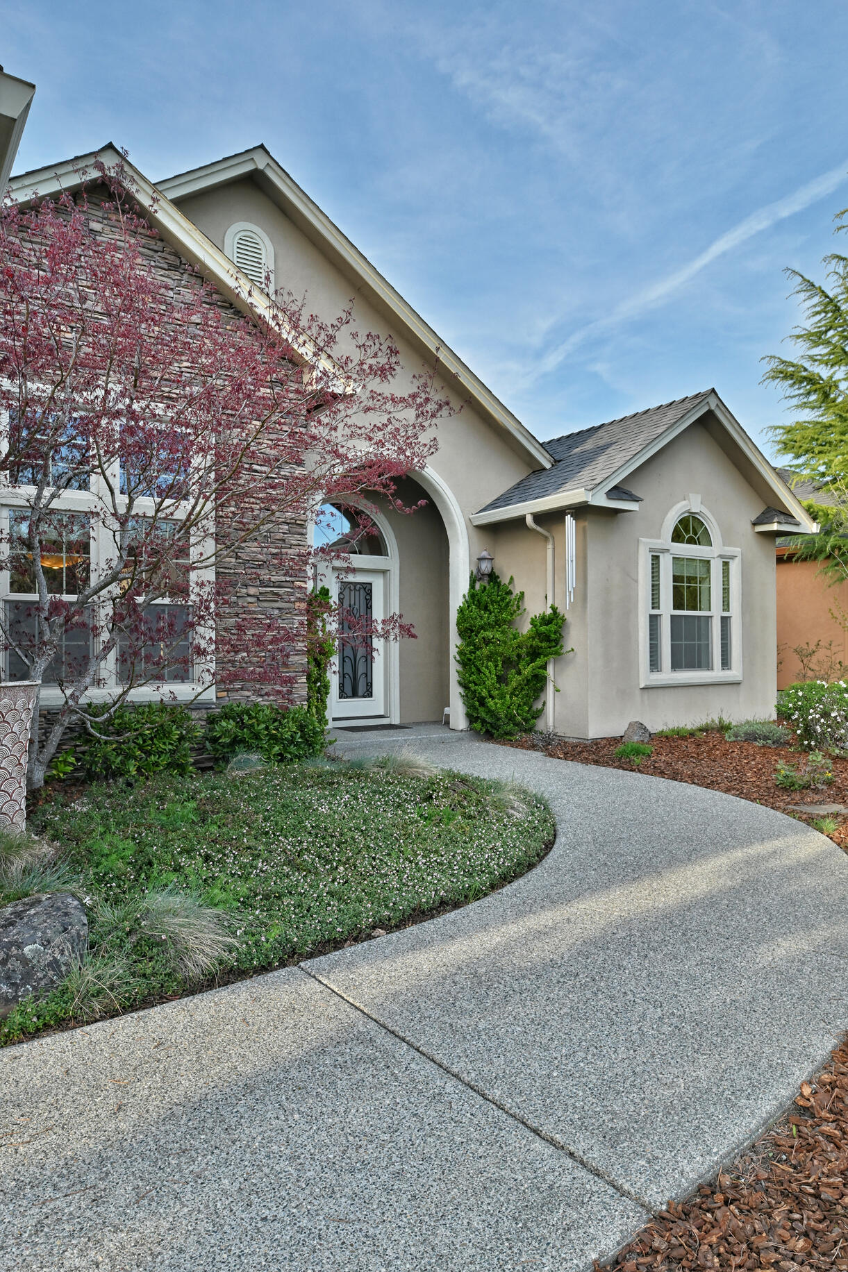 1013 Pumpkin Ridge Eagle Point, OR 97524 - Photo 4 of 36 DSC_0515