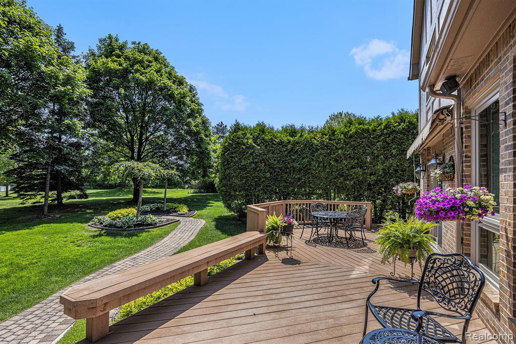 31220 Country Ridge Circle Farmington Hills, MI 48331 - Photo 25 of 35