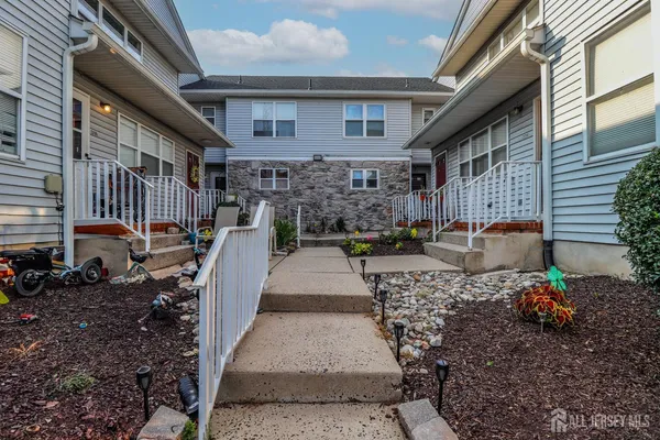 $420,000 | 323 Ventnor Court, Piscataway, NJ 08854