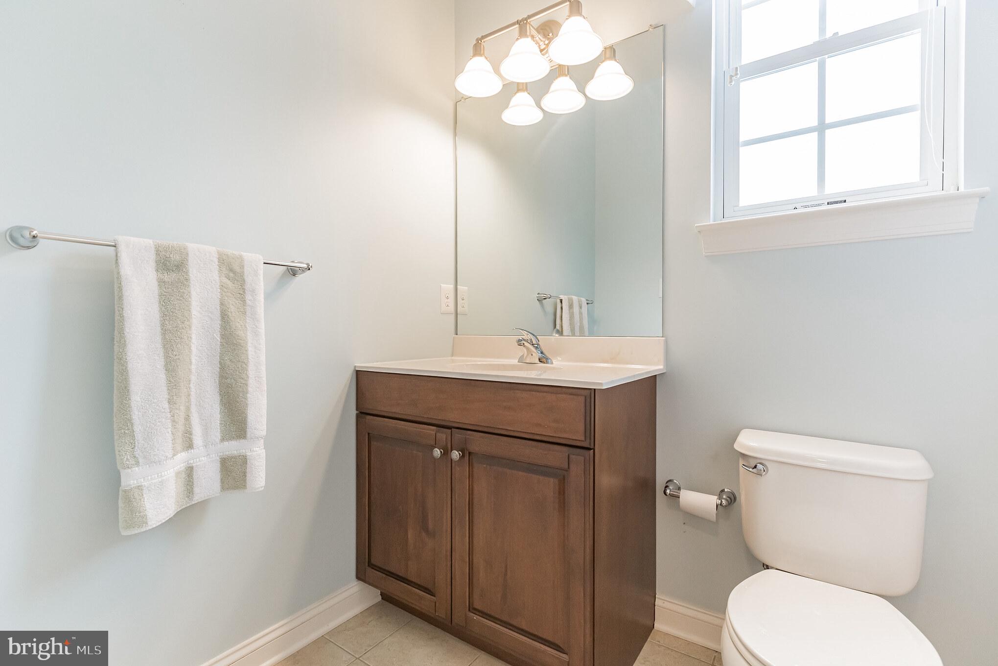 10 Keswick Path Medford, NJ 08055 - Photo 23 of 37 1st Floor Bathroom