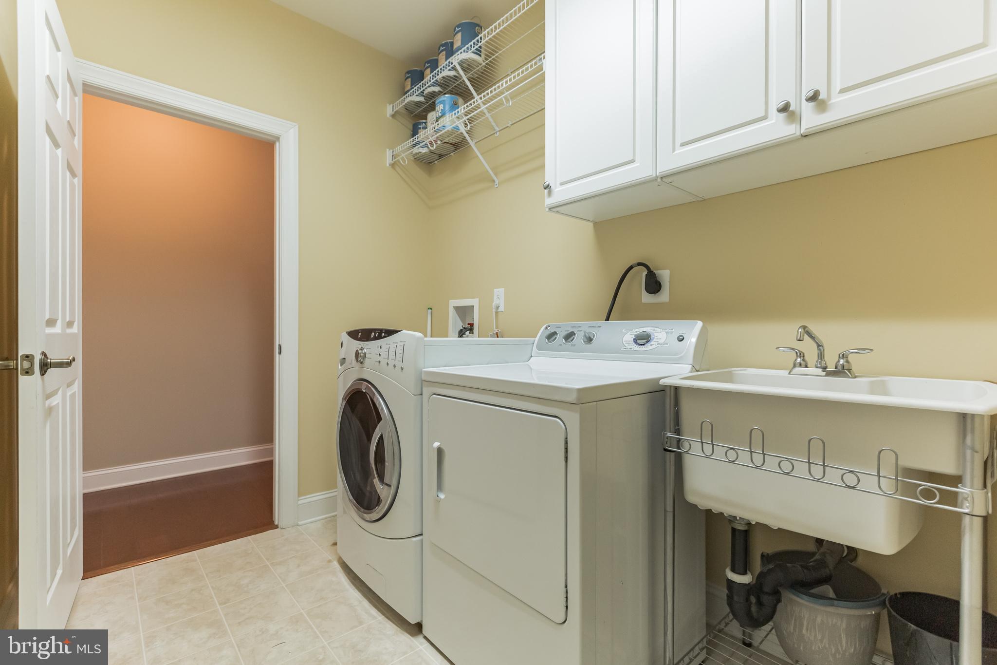 10 Keswick Path Medford, NJ 08055 - Photo 24 of 37 Laundry Room
