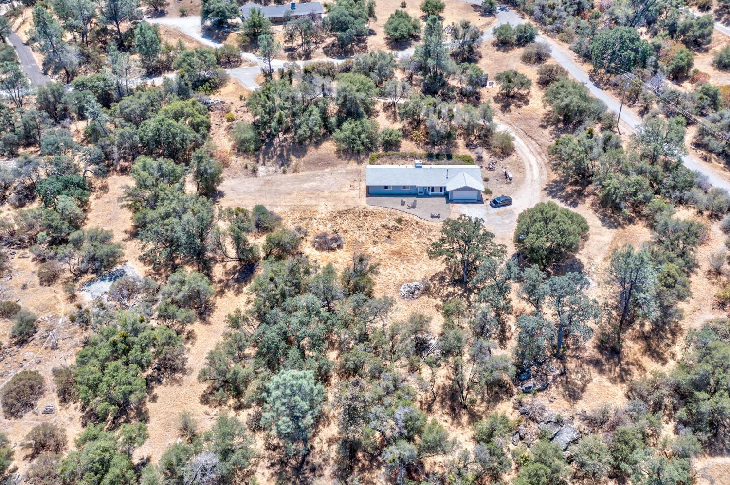 43142 Ellen Mine Road Coarsegold, CA 93614 - Photo 4 of 29 a view of a city