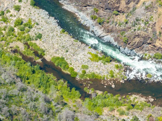 a view of an outdoor space