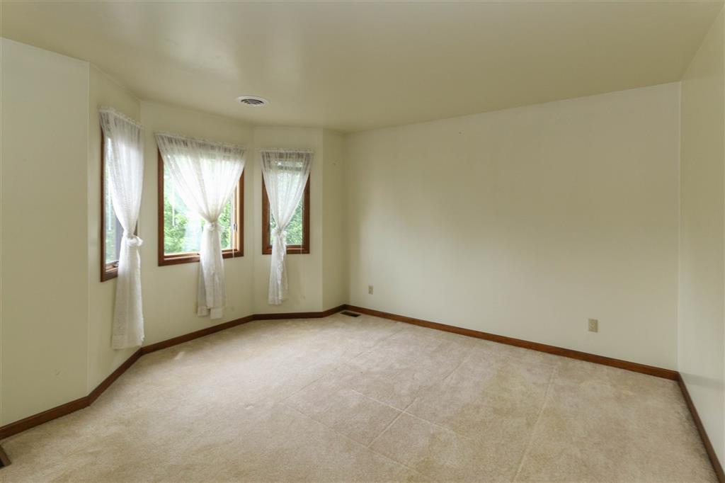 588 Vehslage Road Seymour, IN 47274 - Photo 11 of 20 Gallery Image 11