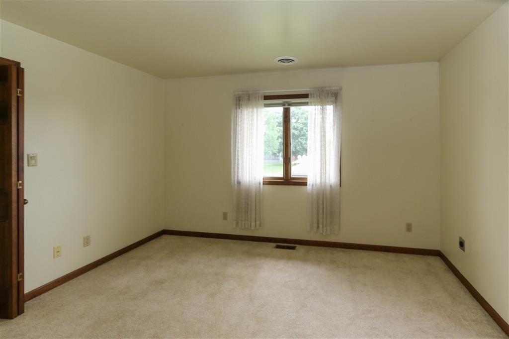 588 Vehslage Road Seymour, IN 47274 - Photo 12 of 20 Gallery Image 12