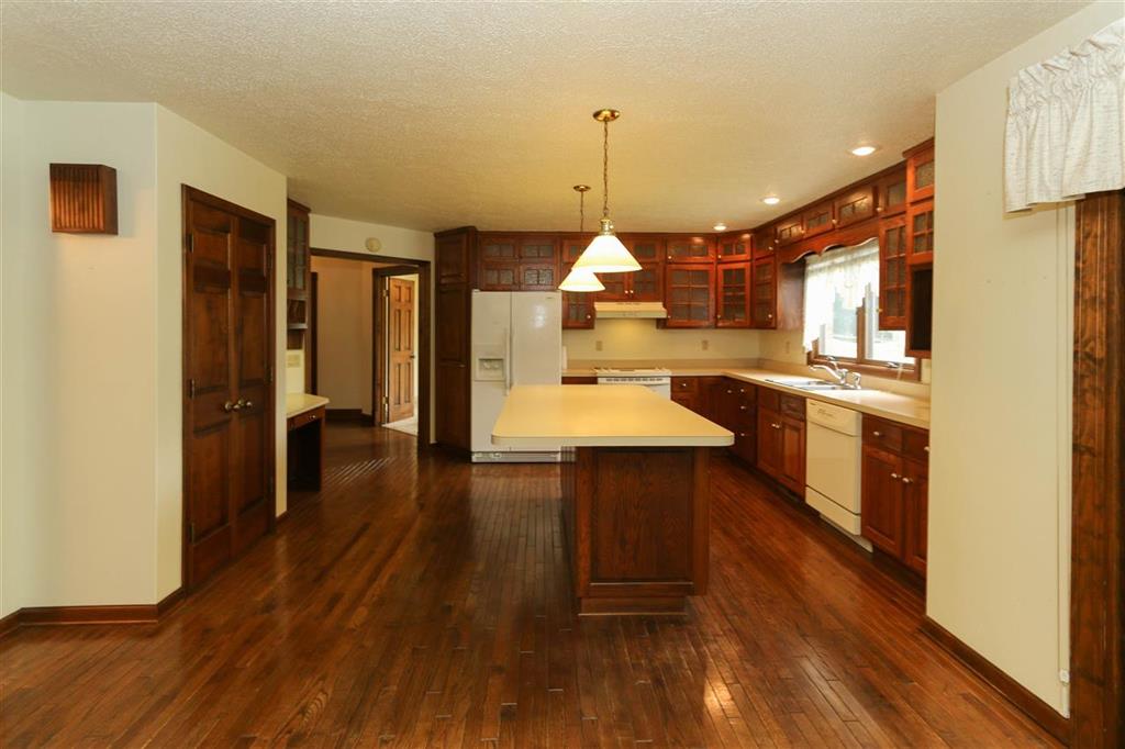 588 Vehslage Road Seymour, IN 47274 - Photo 5 of 20 Gallery Image 5