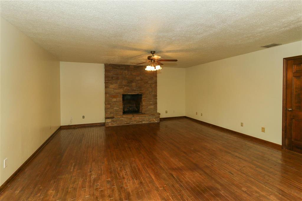 588 Vehslage Road Seymour, IN 47274 - Photo 7 of 20 Gallery Image 7