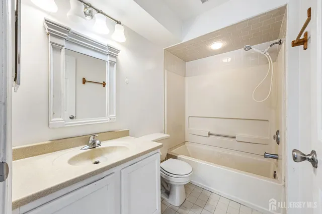 $2,300 | 1036 Waterford Drive, Edison, NJ 08817