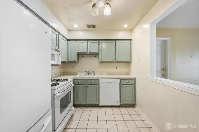 $2,300 | 1036 Waterford Drive, Edison, NJ 08817