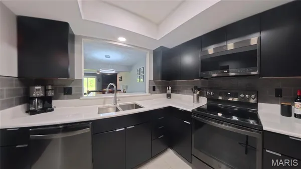 $159,000 | 218 Shoreline Drive, Unit 3, O'Fallon, IL 62269