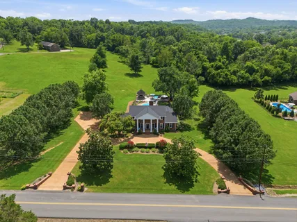 $749,900 | 1004 Longview Drive, Hendersonville, TN 37075