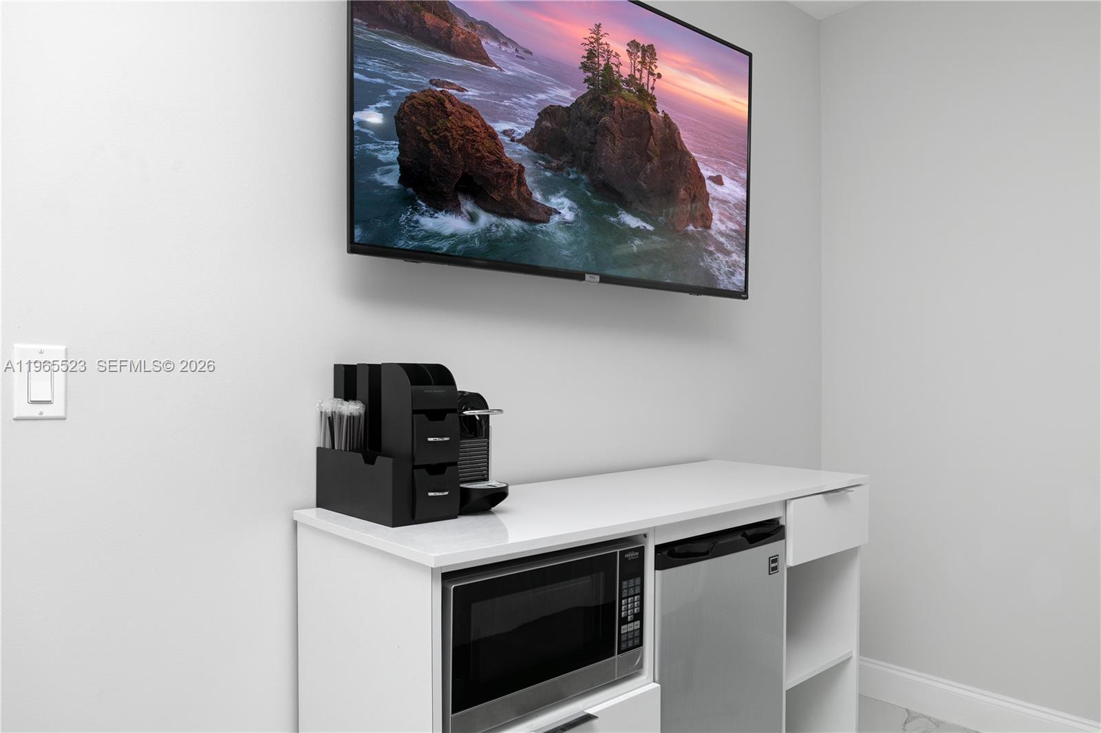 2376 Northwest 2nd Street Miami, FL 33125 - Photo 8 of 80