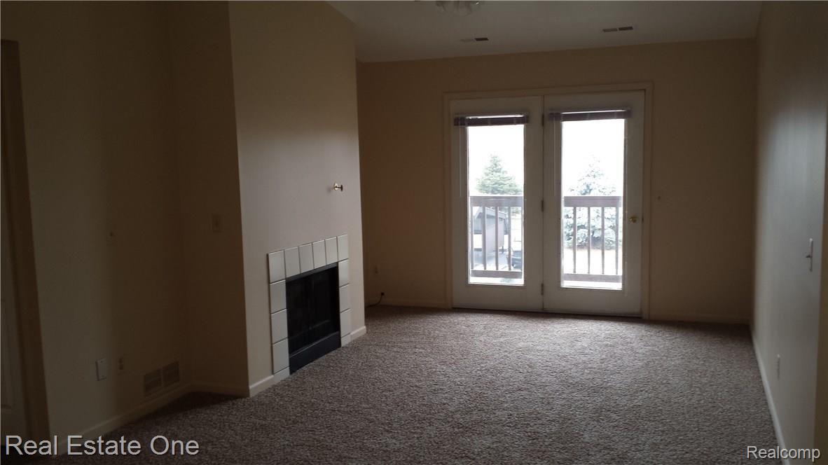 15062 Riverside Drive Sterling Heights, MI 48313 - Photo 2 of 15 20151210_133740.jpg