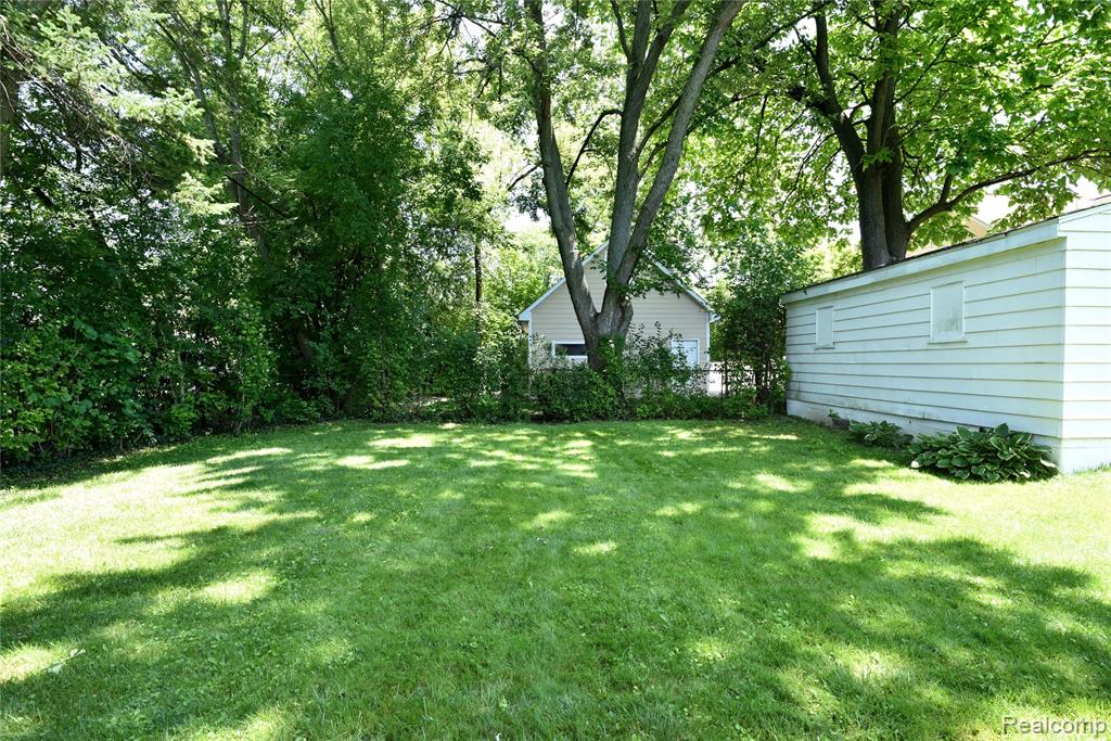 2453 Windemere Road Birmingham, MI 48009 - Photo 38 of 42
