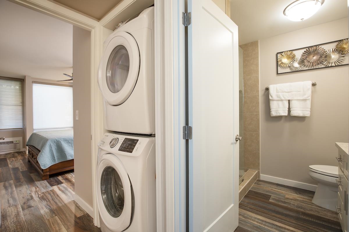 2737 South Kihei Road, Unit 126 Kihei, HI 96753 - Photo 16 of 25 a view of a bathroom with washing machine