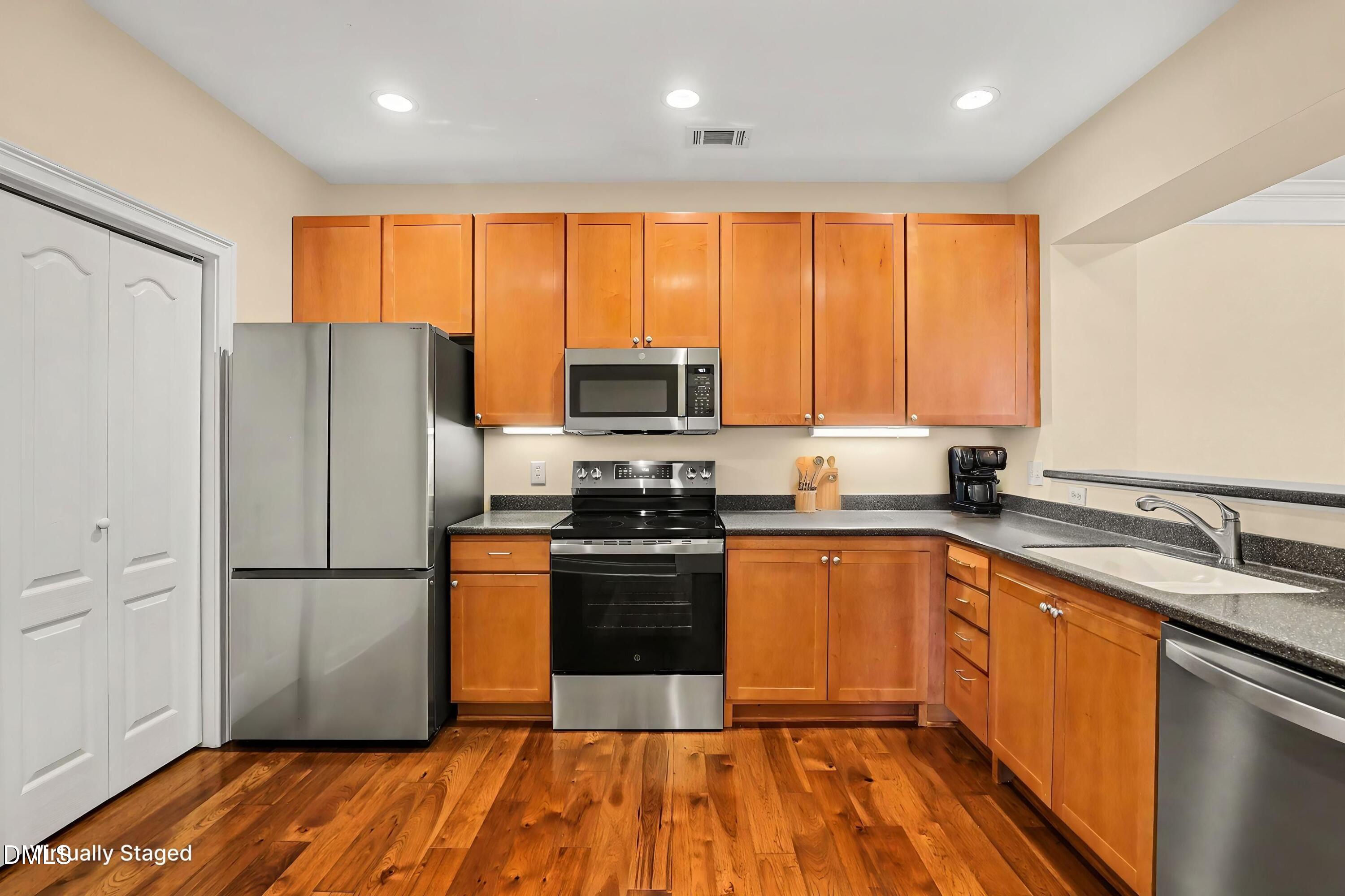3810 Lunceston Way, Unit 301 Raleigh, NC 27613 - Photo 12 of 29 010_file_9889