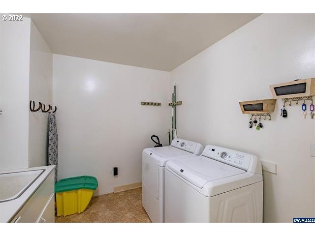 29636 Santiam Terrace Road Lebanon, OR 97355 - Photo 8 of 32 Gallery Image 8