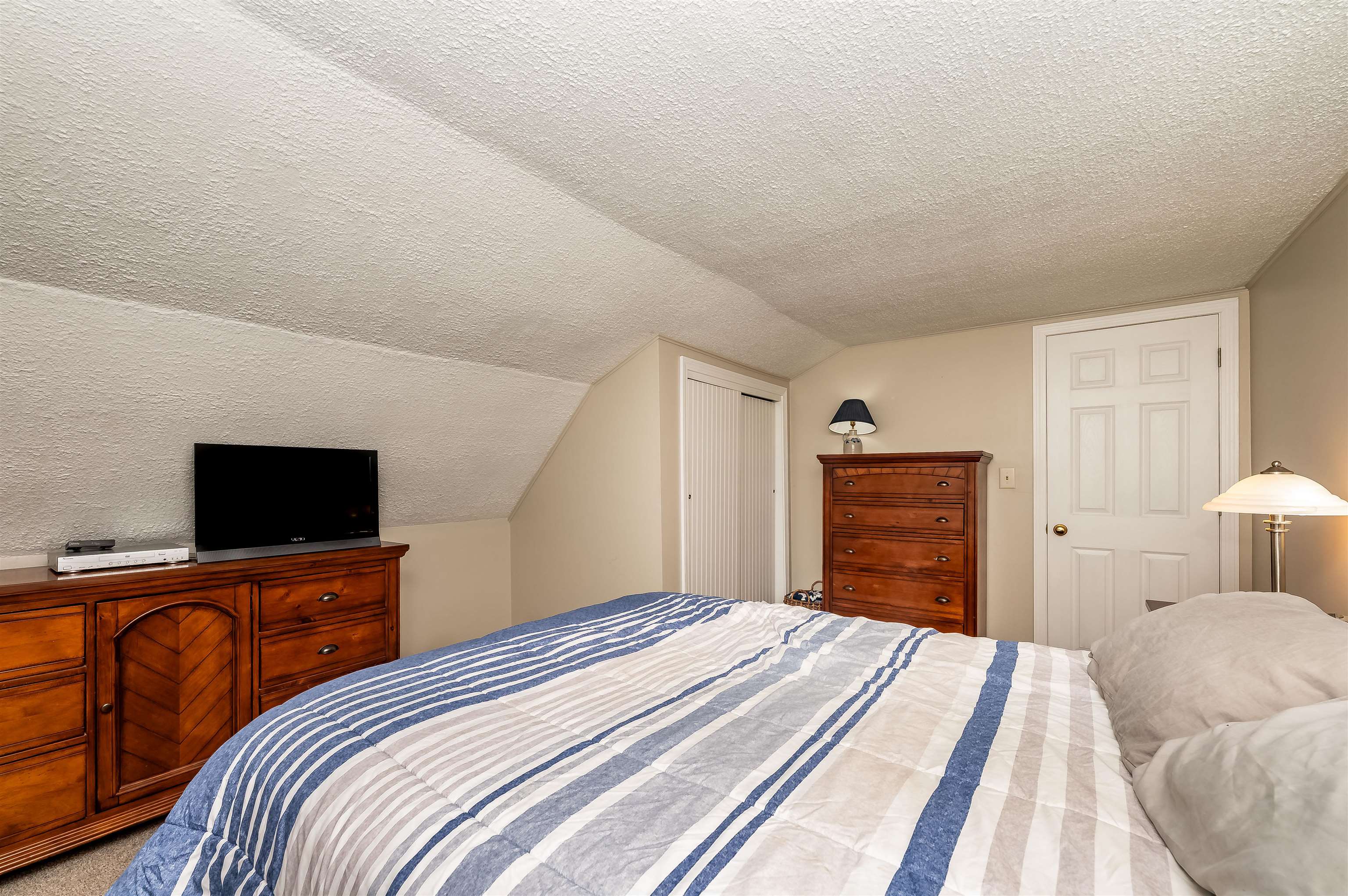 563 Pickering Road Rochester, NH 03867 - Photo 13 of 39