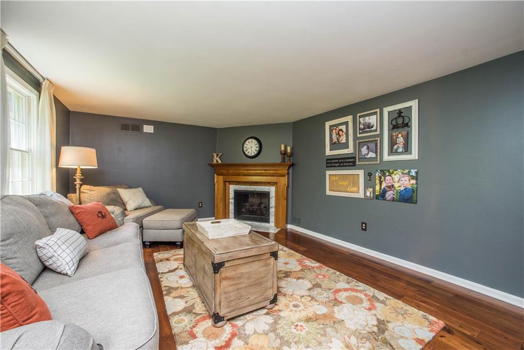 736 Scrubgrass Road Pittsburgh, PA 15243 - Photo 3 of 25 Gallery Image 3