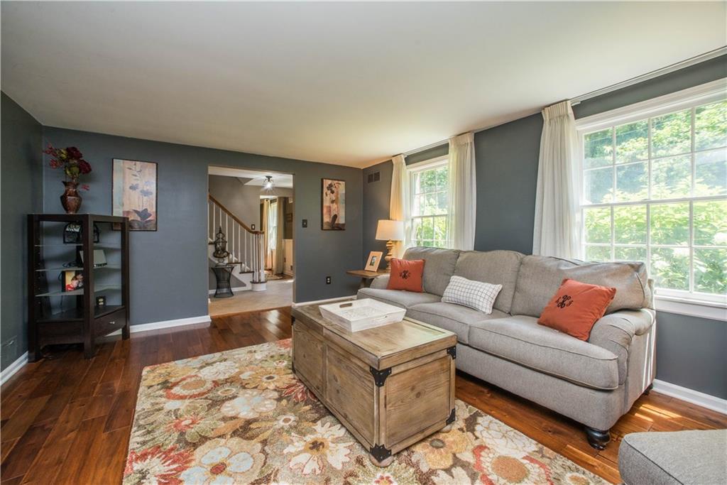 736 Scrubgrass Road Pittsburgh, PA 15243 - Photo 4 of 25 Gallery Image 4