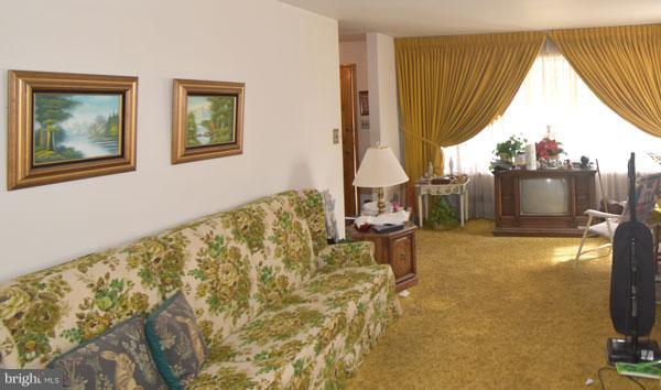 9214 Gardenia Road Baltimore, MD 21236 - Photo 14 of 15 Living Room