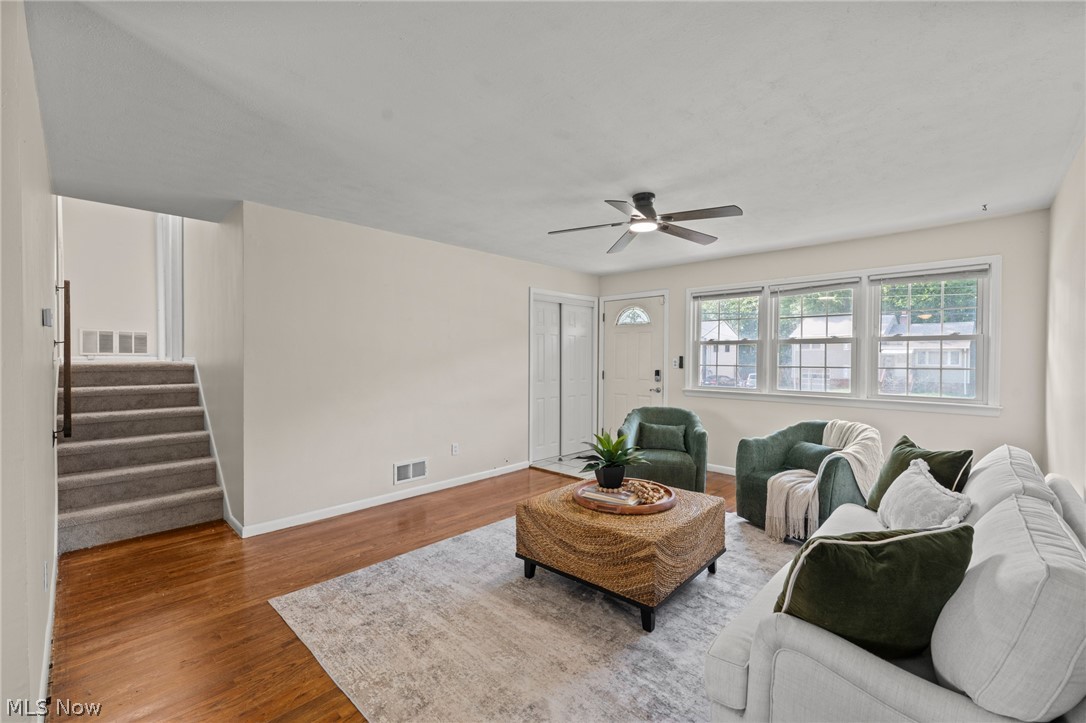 11159 Stoneham Road Cleveland, OH 44130 - Photo 4 of 29 Gallery Image 4