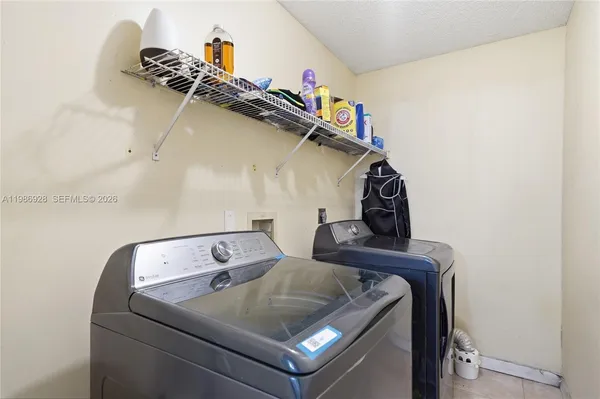 a view of utility room