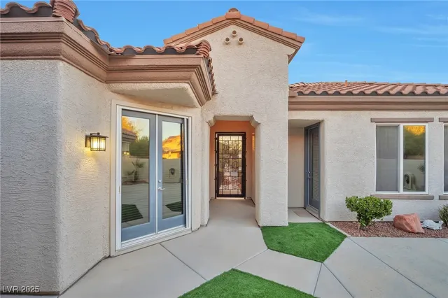 $2,995 | 2585 Portsmouth Creek Avenue, Henderson, NV 89052