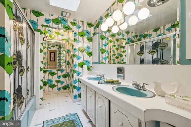 $999,999 | 341 Cedar Road, Elkins Park, PA 19027