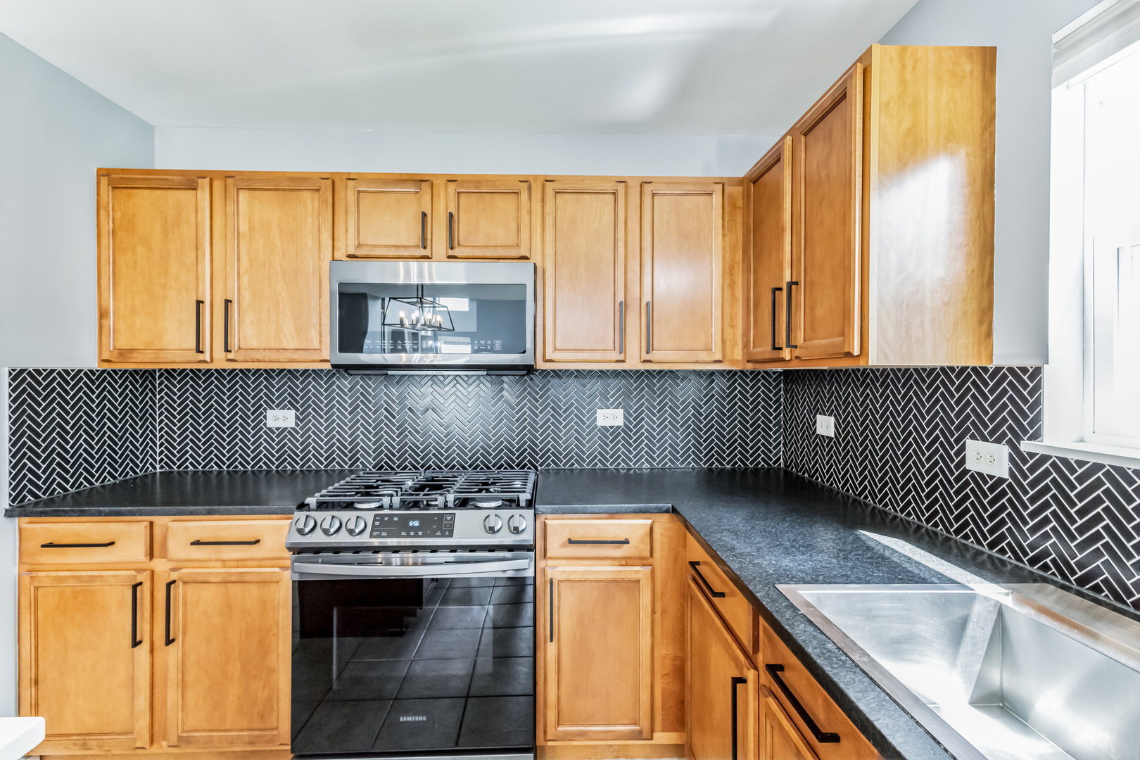 945 Forest View Way Antioch, IL 60002 - Photo 9 of 16
