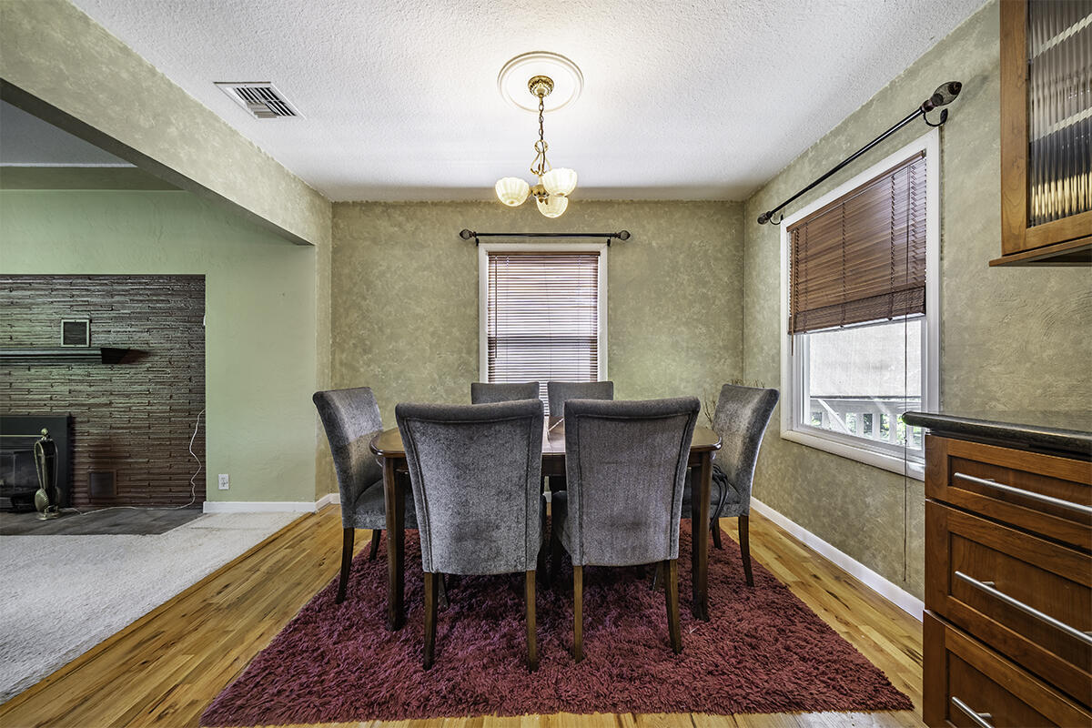 1406 Ridge Way Medford, OR 97504 - Photo 10 of 34 DSC09514
